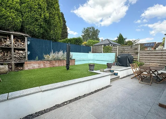 Contemporary, Open Plan, 3 Bedroom House In Hereford - Sleeps 5-6