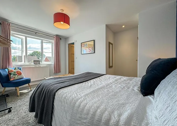 Contemporary, Open Plan, 3 Bedroom House In Hereford - Sleeps 5-6