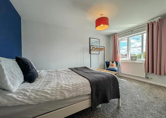 Contemporary, Open Plan, 3 Bedroom House In Hereford - Sleeps 5-6
