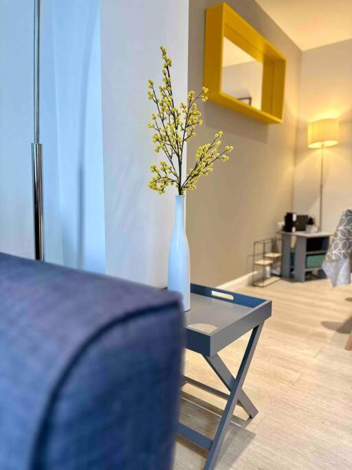 Holiday home Contemporary, Open Plan, 3 Bedroom House In - Sleeps 5-6 *